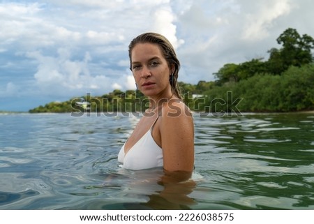 Photo session in a Tropical beach located in Panama.