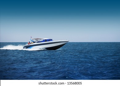 201,555 Motor Boat Images, Stock Photos & Vectors | Shutterstock