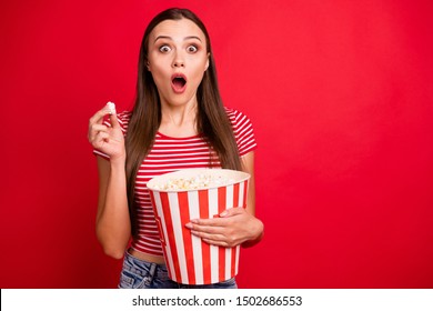 Girl Eating Popcorn: Imágenes, fotos de stock y vectores ...