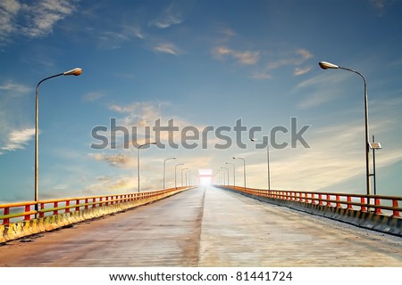 Photo of the Yellow River bridge, the second longest bridge in China
