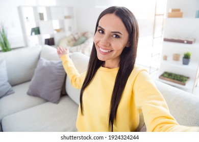 249,991 Happy girl selfie Images, Stock Photos & Vectors | Shutterstock