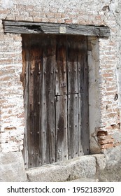 Photograph Of An Old Wooden Door Split In Half Typical To Keep Cattle, In A Traditional Castilian House,  Photograph Of Details Of Traditional Construction In Castilian Houses,