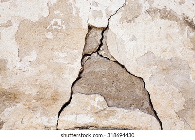 cracks on plaster walls