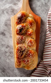 photography of braided bread called jalá, vegetarian and Jewish food