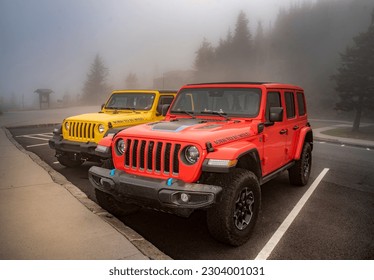 Photos of jeeps on the way up the to the smoky mountain. Rubicon 4xe