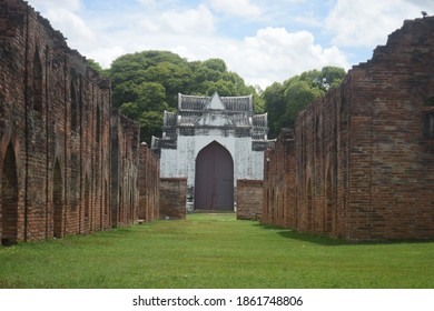 Phra Narai Ratchanivet Thailand Lopburi