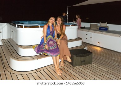 Imagenes Fotos De Stock Y Vectores Sobre Luxury Super Yacht