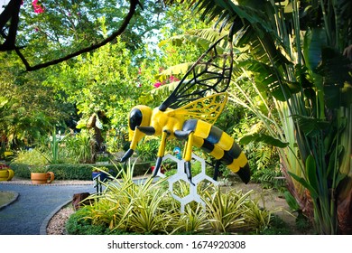 Phuket Thailand January 2020 Big Bee Stock Photo 1674920308 | Shutterstock