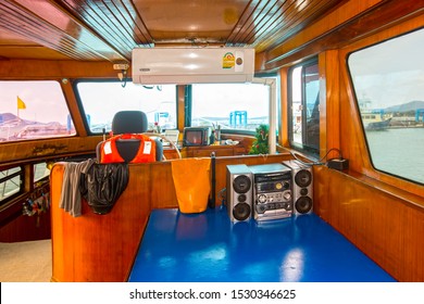 Imagenes Fotos De Stock Y Vectores Sobre Fishing Boat