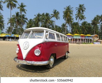 Vw Bus 2015 >> Vw Bus At Beach Stock Photos Images Photography Vw Bus 2015 >> Vw Bus At Beach Stock Photos Images Photography