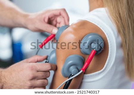 Physical therapist using vacuum therapy on the shoulder relieves muscle tension, improves blood circulation, reduces shoulder pain, and supports recovery from injuries or chronic stiffness.
