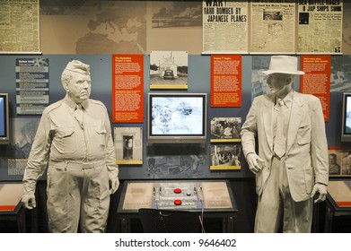 Physicist J. Robert Oppenheimer And General Leslie R. Groves Statues