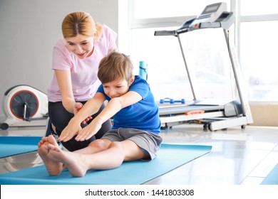 487 Child Physio Stock Photos, Images & Photography 