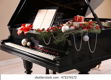 3,740 Piano Christmas Background Images, Stock Photos & Vectors