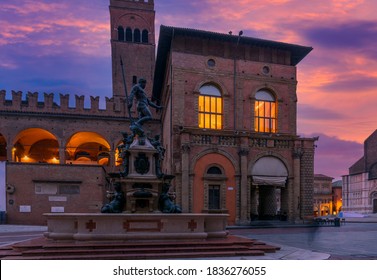 Piazza del Nettuno and Fountain of Neptune in Bologna, Emilia-Romagna, Italy. Architecture and landmark of Bologna. Night cityscape of Bologna.