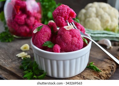 Pickled cauliflower with beetroot