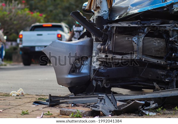 A pickup truck collided and lost control,\
colliding with a lamp post causing damage and injuries in this\
accident. Campaign concept to reduce accidents and insurance from\
accidents such as car crashes