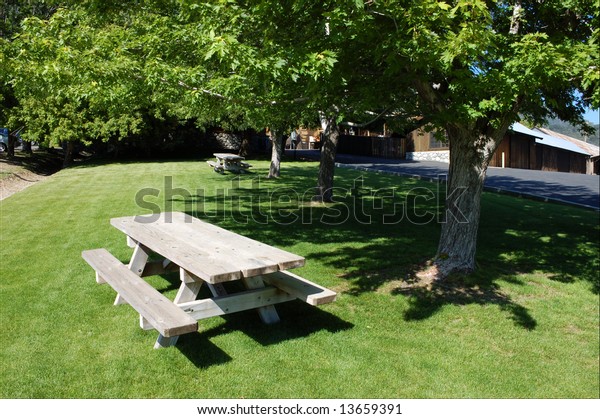 Picnic Table Shady Tree Oak Glen Stock Photo Edit Now 13659391