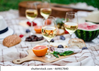 54,566 Picnic time Images, Stock Photos & Vectors | Shutterstock