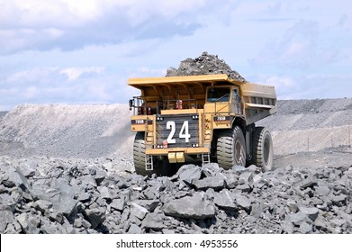 Mining Haul Truck 图片 库存照片和矢量图 Shutterstock Mining Haul Truck 图片 库存照片和矢量图 Shutterstock