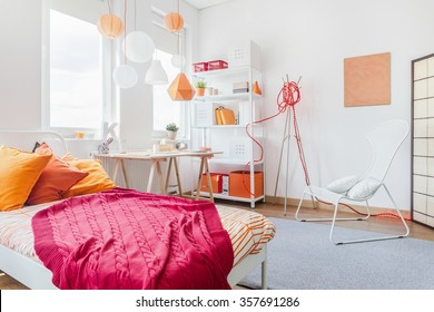 Picture Of Color Details In Teen Bedroom