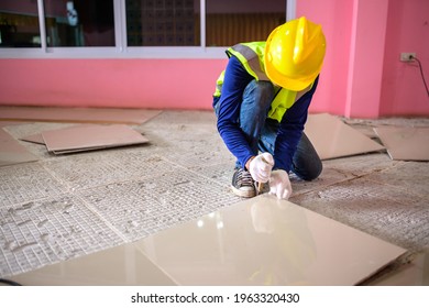Picture the damage of the explosion-proof tile floor because it has been used for a long time and are homemade to replace the floor tiles and tile glue from old tile glue.