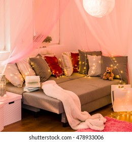 Picture Of Fairy Lights In Teen Bedroom