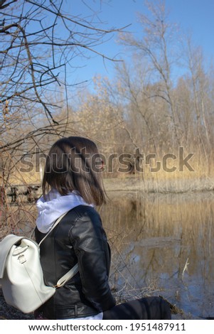 gedankenverloren See Baum