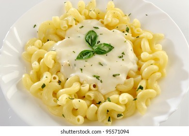 Picture Of Macaroni With Cheese Sauce