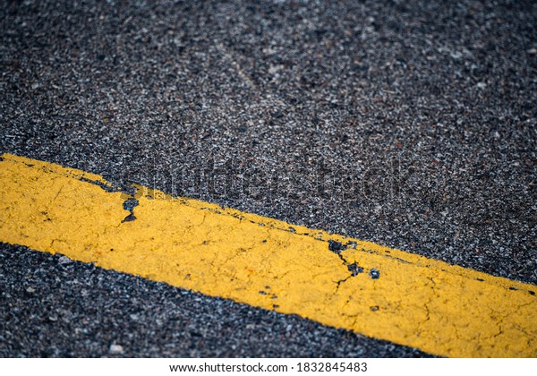 Picture of outdoor road\
yellow lines