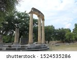 Picture of the round bathing temple in olympia, greeve