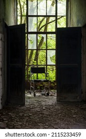 A Picture Of A Scary Place In An Abandoned Asylum