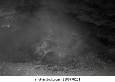 Picture Taken At Yellowstone National Park Shows An Eruption From A Mud Volcano, Where Gas Rises Up To The Surface, Making The Mud Splatter Beautifully.