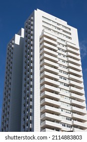 Picture of tall modern builing- urban architecture 