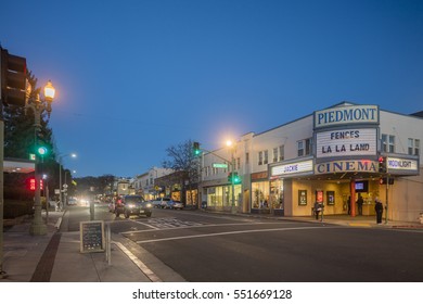 PIEDMONT USA - Jan. 7, 2017: Piedmont Avenue Historic Movie Theater In Oakland At Night / Twilight.