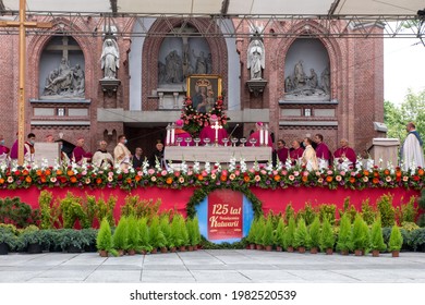 Piekary Sl, Poland, May 30, 2021: Pilgrimage Of Men And Young People To The Sanctuary Of Mary, Mother Of Love And Social Justice In Piekary Slaskie During The Covid-19 Coronovirus Pandemic