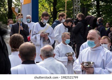 Piekary Sl, Poland, May 30, 2021: Pilgrimage Of Men And Young People To The Sanctuary Of Mary, Mother Of Love And Social Justice In Piekary Slaskie During The Covid-19 Coronovirus Pandemic