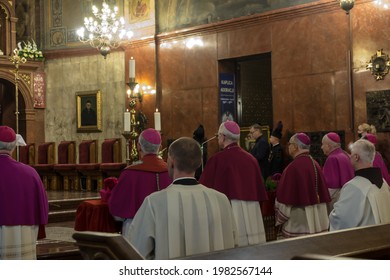 Piekary Sl, Poland, May 30, 2021: Pilgrimage Of Men And Young People To The Sanctuary Of Mary, Mother Of Love And Social Justice In Piekary Slaskie During The Covid-19 Coronovirus Pandemic