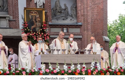 Piekary Sl, Poland, May 30, 2021: Pilgrimage Of Men And Young People To The Sanctuary Of Mary, Mother Of Love And Social Justice In Piekary Slaskie During The Covid-19 Coronovirus Pandemic