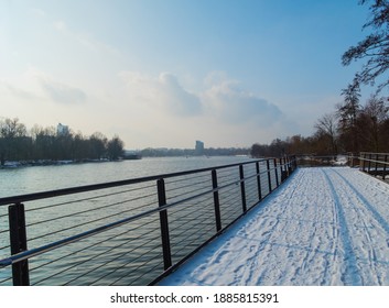 Pier In City Park Nuremberg Winter 