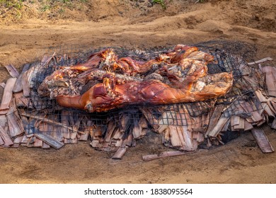 Pig Roast, Luau, Hawaii, USA.