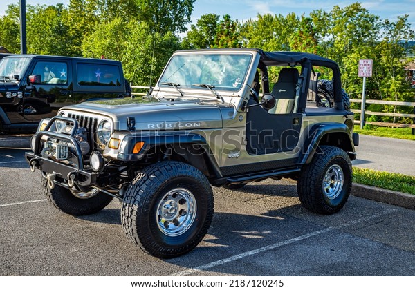 Pigeon Forge, TN -\
August 25, 2017: Modified Off Road Jeep Wrangler TJ Rubicon at a\
local enthusiast rally.