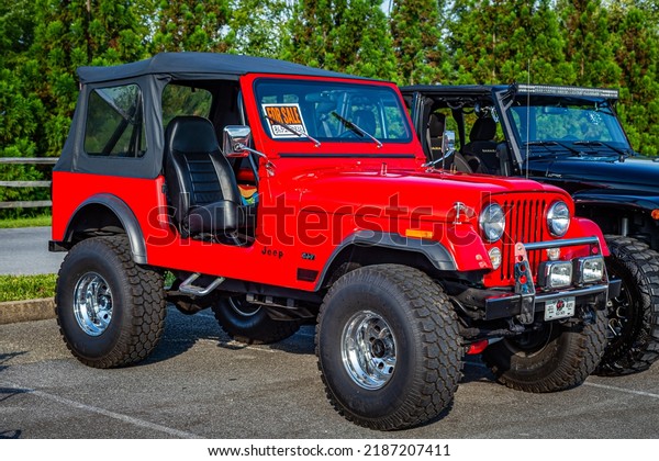Pigeon Forge, TN - August 25,\
2017: Modified Off Road Classsic Jeep CJ7 at a local enthusiast\
rally.