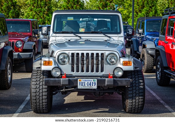 Pigeon\
Forge, TN - August 25, 2017: Modified Off Road Jeep Wrangler Sport\
Unlimited TJ Hardtop at a local enthusiast\
rally.