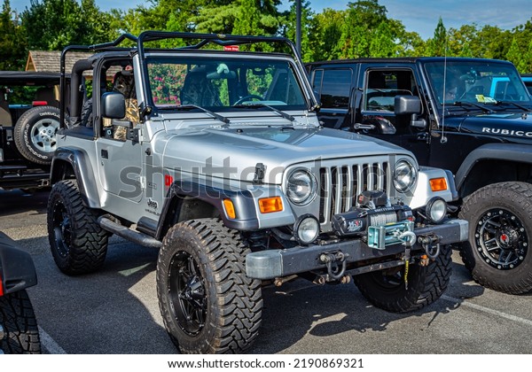 Pigeon Forge, TN -\
August 25, 2017: Modified Jeep Wrangler Sport TJ Soft Top at a\
local enthusiast rally.