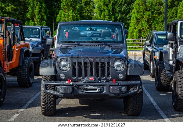 Pigeon\
Forge, TN - August 25, 2017: Modified Jeep Wrangler Rubicon\
Unlimited JK Soft Top at a local enthusiast\
rally.