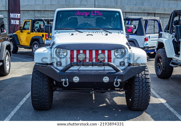 Pigeon\
Forge, TN - August 25, 2017: Modified Jeep Wrangler Sahara\
Unlimited JK Hardtop at a local enthusiast\
rally.