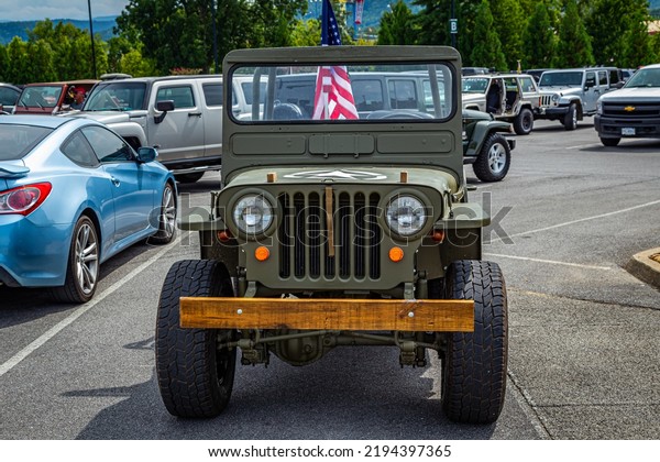 Pigeon Forge, TN - August\
25, 2017: Modified Jeep CJ Sport Utility Vehicle at a local\
enthusiast rally.