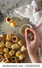 Pigs In A Blanket With Sauce