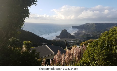 Piha Surf Beach